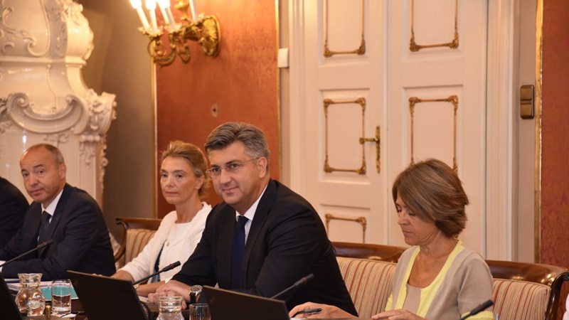 Predsjednik Vlade: Uvažavajući hrvatske branitelje, u iduća dva tjedna naći ćemo rješenje za spomen-ploču u Jasenovcu